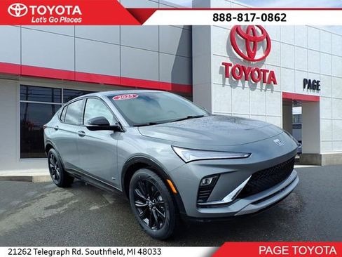 Used 2025 Buick Envista Sport Touring image 1