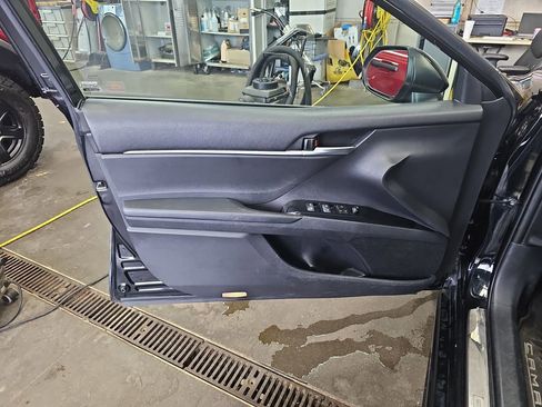 Used 2018 Toyota Camry SE w/ Protection Package (Q2) image 25