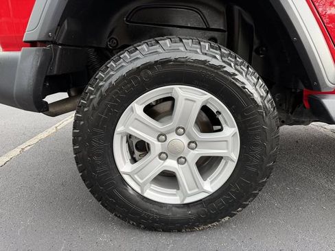 Used 2018 Jeep Wrangler Unlimited Sport S AWD/4WD image 34