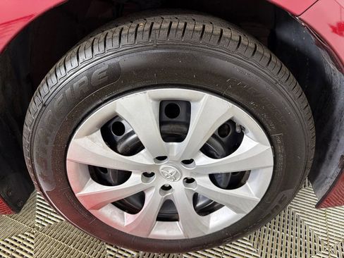 Used 2022 Toyota Corolla LE FWD image 12