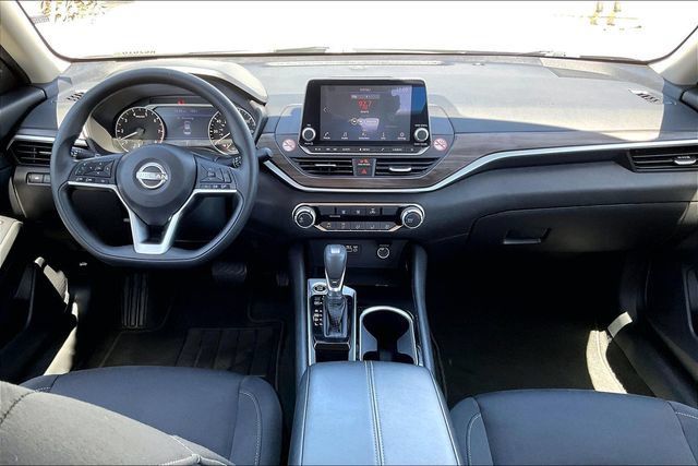 Certified 2024 Nissan Altima 2.5 SV FWD image 15