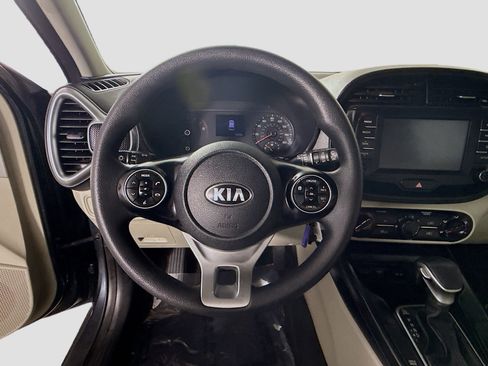 Used 2020 Kia Soul LX image 13