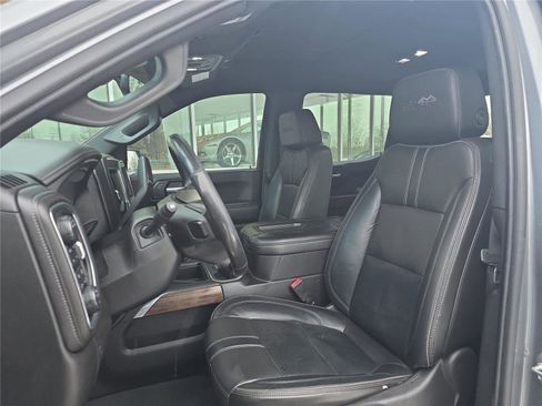 Used 2020 Chevrolet Silverado 1500 High Country w/ Technology Package AWD/4WD image 13