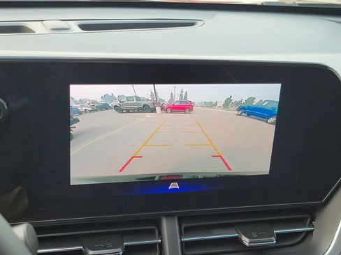 Used 2024 Chevrolet Trax ACTIV w/ Driver Confidence Package FWD image 25