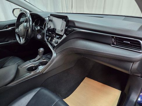 Used 2021 Toyota Camry SE image 18