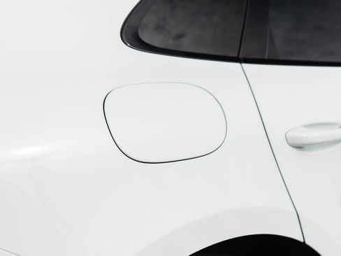 New 2026 Porsche Macan GTS image 15