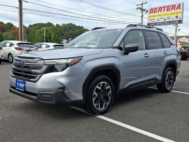 Used 2025 Subaru Forester Premium AWD/4WD image 3