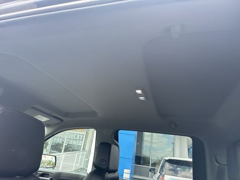 Used 2021 Chevrolet Silverado 1500 LT Trail Boss w/ Convenience Package II image 10