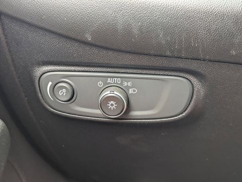 Used 2018 Chevrolet Equinox LT image 28