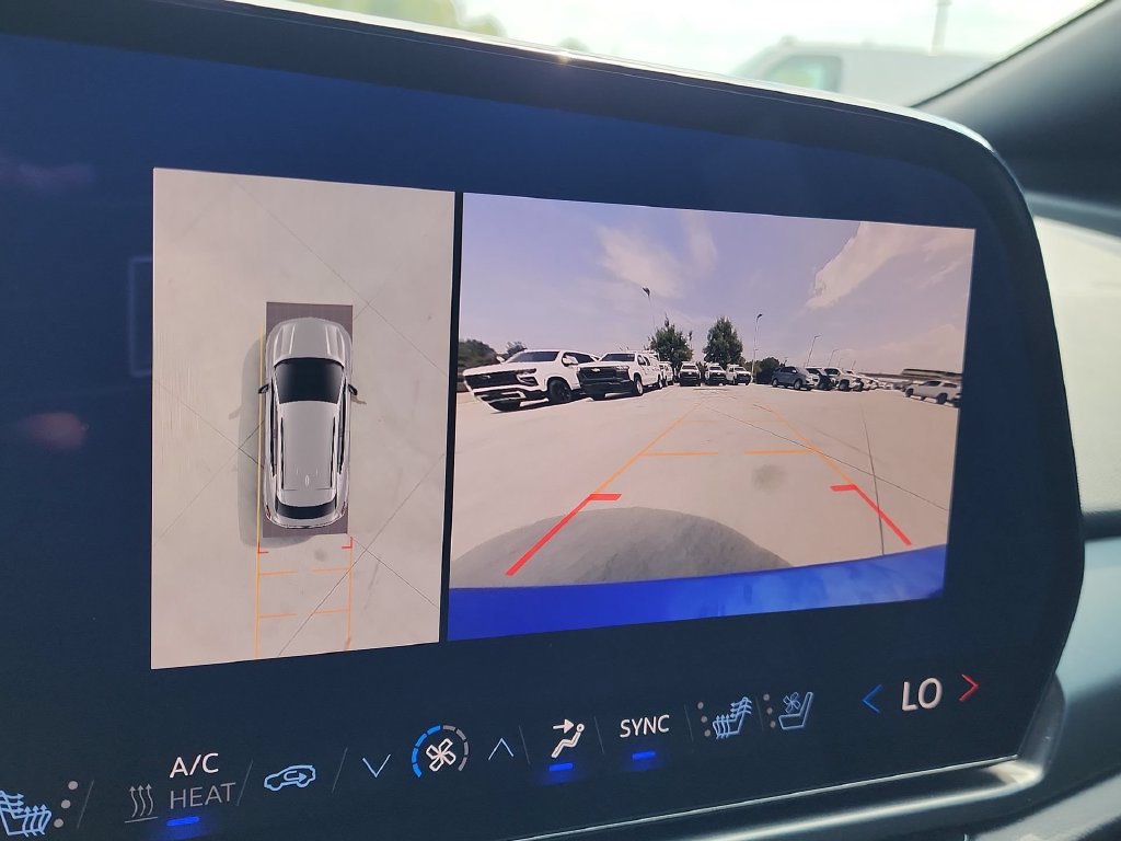 Used 2024 Chevrolet Equinox EV RS w/ Active Safety Package 3 FWD image 16