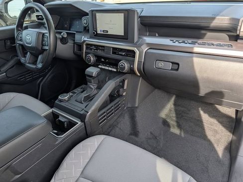 Certified 2026 Toyota Tacoma SR5 AWD/4WD image 31