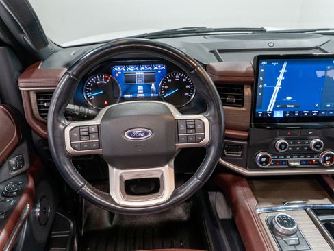 Used 2022 Ford Expedition Max Limited image 11