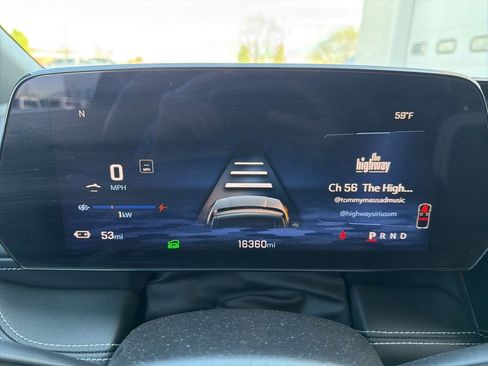 Used 2024 Chevrolet Blazer EV LT AWD/4WD image 12