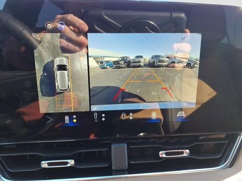 Used 2026 Chevrolet Equinox ACTIV w/ Convenience Package III image 26