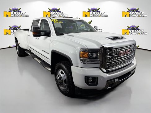 Used 2019 GMC Sierra 3500 Denali image 3