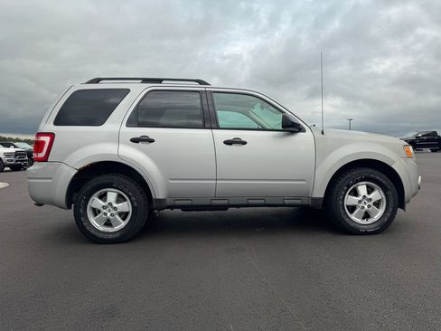 Used 2009 Ford Escape XLT AWD/4WD image 4