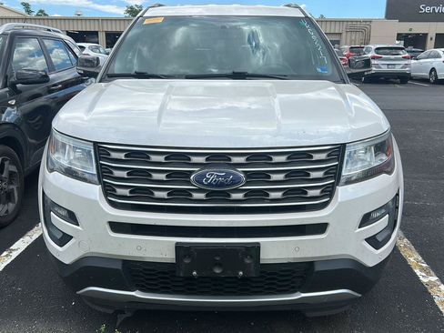 Used 2016 Ford Explorer XLT w/ Equipment Group 202A AWD/4WD image 7