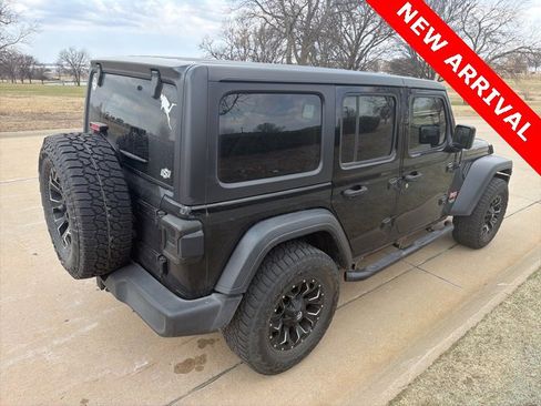 Used 2018 Jeep Wrangler Unlimited Sport S image 3