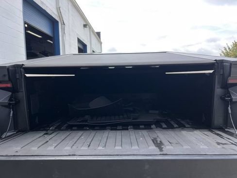 Used 2024 Tesla Cybertruck Cyberbeast AWD/4WD image 33