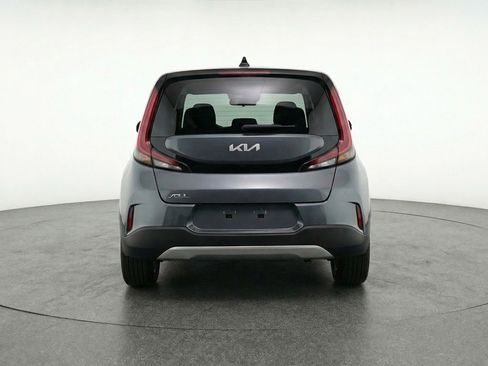 Used 2025 Kia Soul LX w/ LX Technology Package FWD image 7