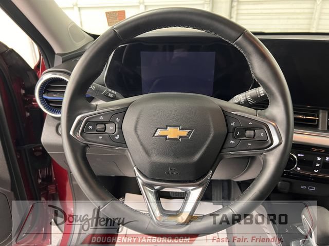 Used 2025 Chevrolet Trax LT w/ LT Convenience Package FWD image 40
