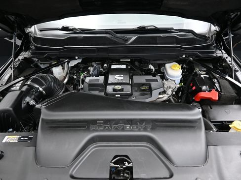 Used 2024 RAM 2500 Limited AWD/4WD image 8