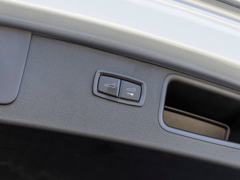 Certified 2026 Porsche Macan AWD/4WD image 55