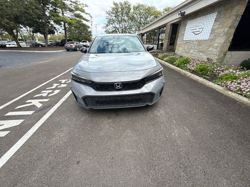 Used 2025 Honda Civic Sport image 3