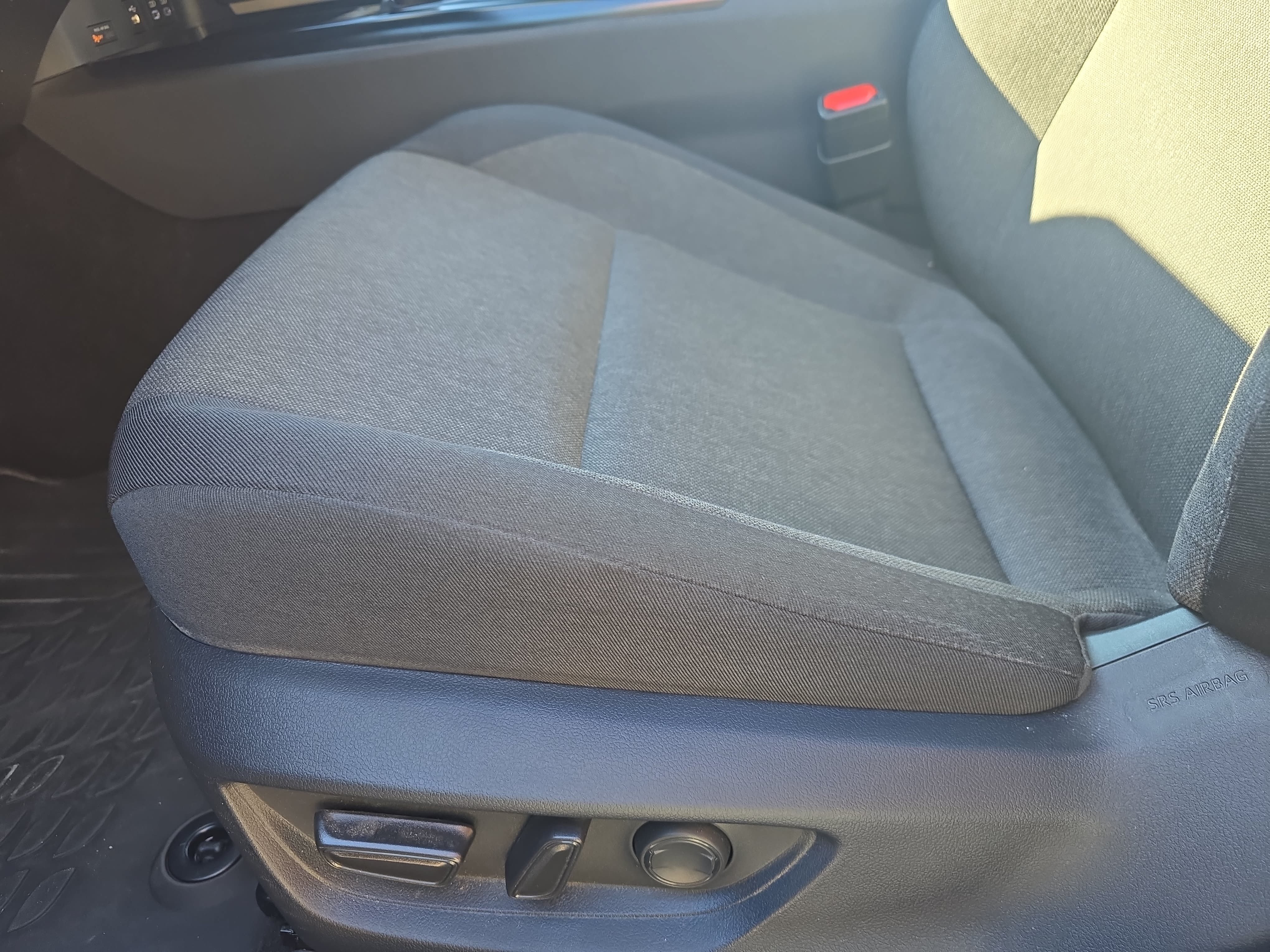 Used 2025 Toyota Camry LE w/ Convenience Package FWD image 28