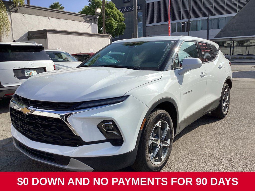 Used 2025 Chevrolet Blazer LT AWD/4WD image 1