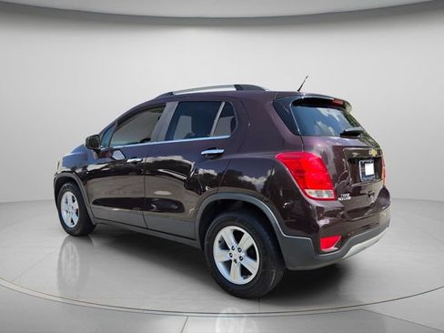 Used 2020 Chevrolet Trax LT w/ LT Convenience Package FWD image 9