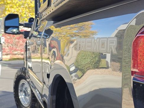 Used 2025 Ford F350 Platinum w/ Tremor Off-Road Package image 41