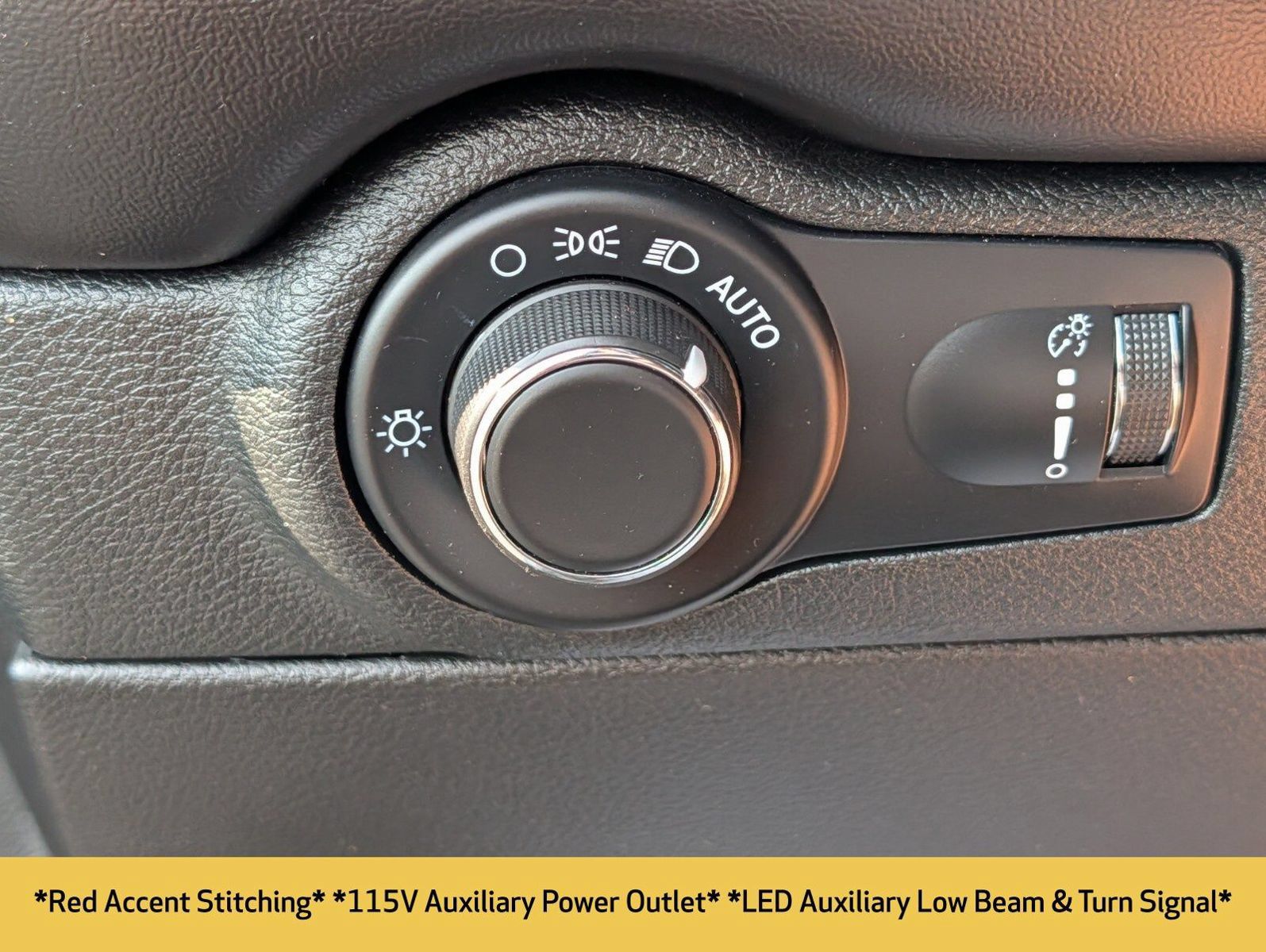 Used 2024 Dodge Durango GT AWD/4WD image 17