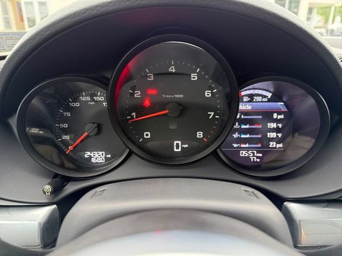 Used 2019 Porsche 718 Cayman RWD image 20