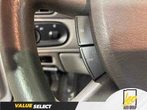 Used 2007 Ford Taurus SE FWD image 15