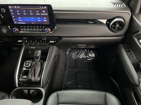 Used 2023 Chevrolet Colorado Z71 w/ Z71 Convenience Package 2 image 31