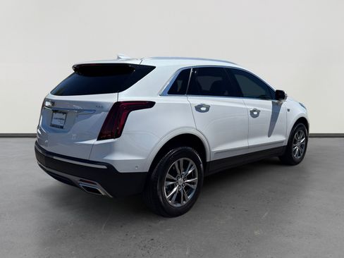 Used 2022 Cadillac XT5 Premium Luxury w/ Technology Package FWD image 5