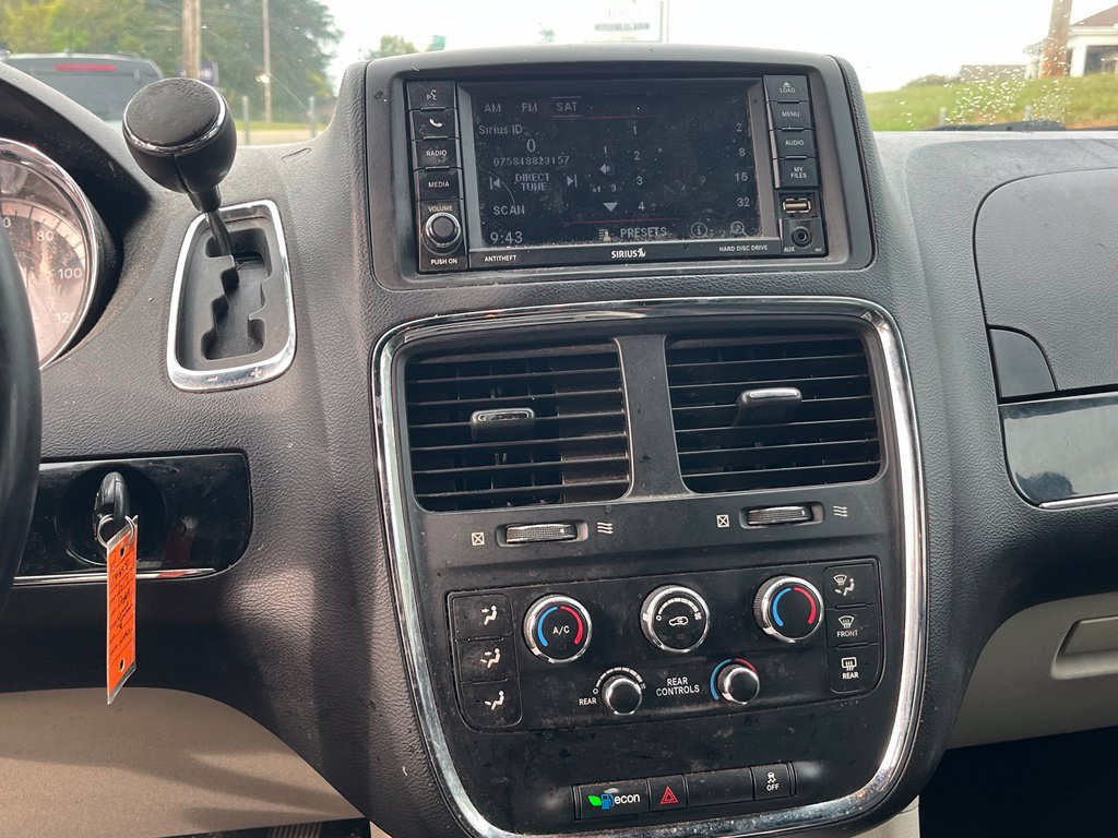 Used 2017 Dodge Grand Caravan SXT FWD image 18