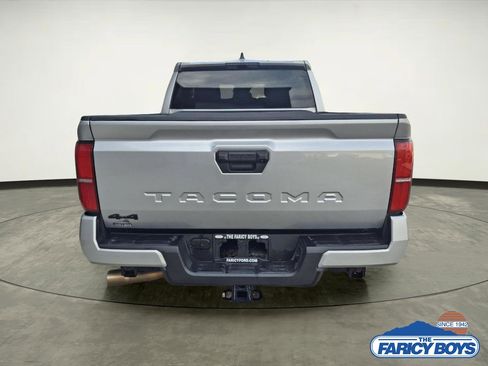 Used 2025 Toyota Tacoma TRD Off-Road image 3