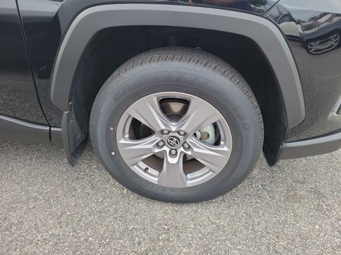 Certified 2025 Toyota RAV4 XLE AWD/4WD image 7