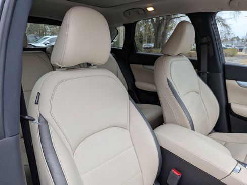 Used 2019 INFINITI QX50 Essential w/ Premium Heat Package image 40