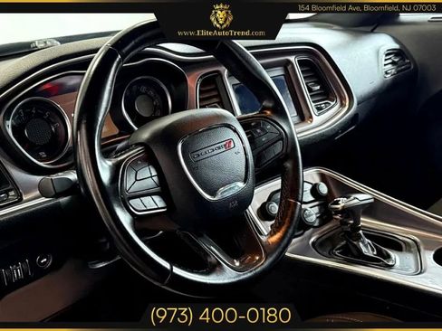 Used 2020 Dodge Challenger SXT image 9