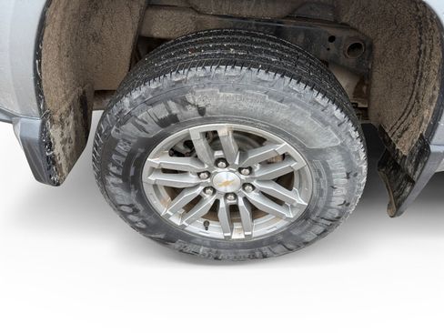 Used 2023 Chevrolet Colorado LT w/ LT Convenience Package II image 16