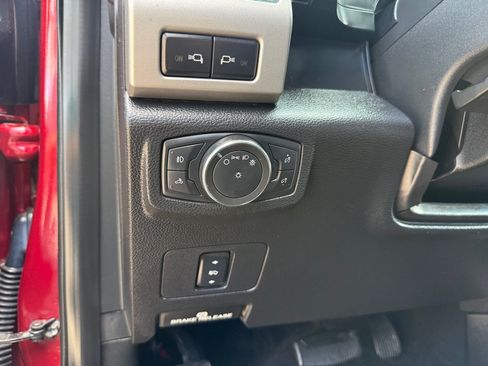 Used 2018 Ford F250 Lariat w/ Lariat Value Package AWD/4WD image 21