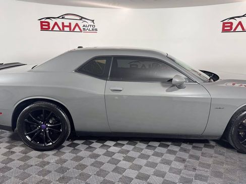 Used 2017 Dodge Challenger R/T w/ Driver Convenience Group RWD image 10