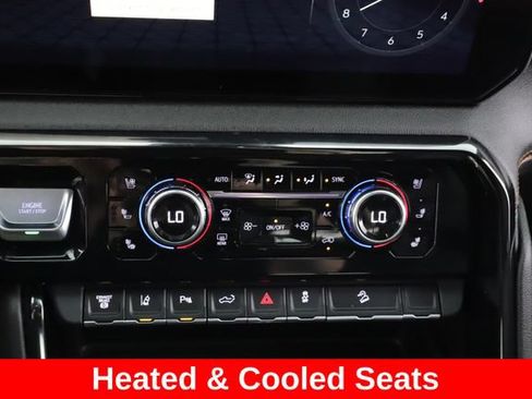 Used 2024 GMC Sierra 2500 AT4 w/ Technology Package AWD/4WD image 4