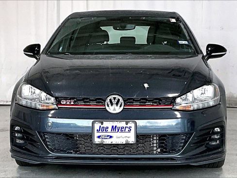 Used 2021 Volkswagen Golf 4-Door image 3