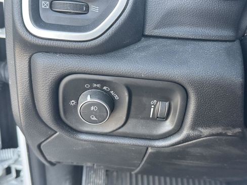 Used 2025 RAM 2500 Big Horn AWD/4WD image 14