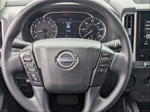 Used 2025 Nissan Frontier SV RWD image 18