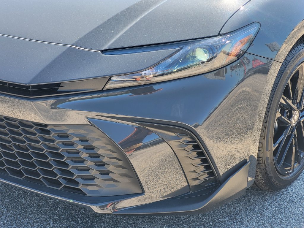 Used 2026 Toyota Camry SE FWD image 7